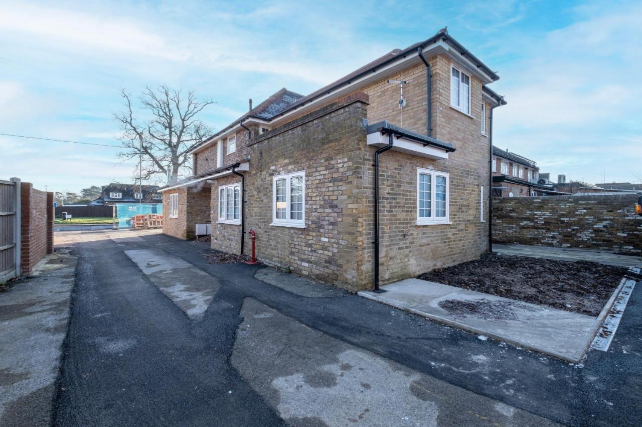 Pinewood Studios, Iver Slough Heathrow 1 & 2 Bedroom Apartments With Parking By Arista Living Exterior foto